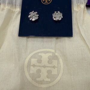 Tory Burch- Small T Logo Stud Earrings